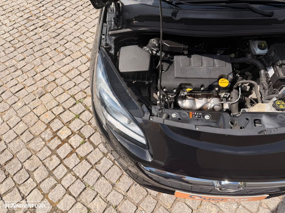 Opel Corsa 1.2 120 Anos - 27