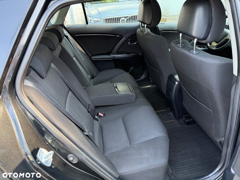Toyota Avensis - 15