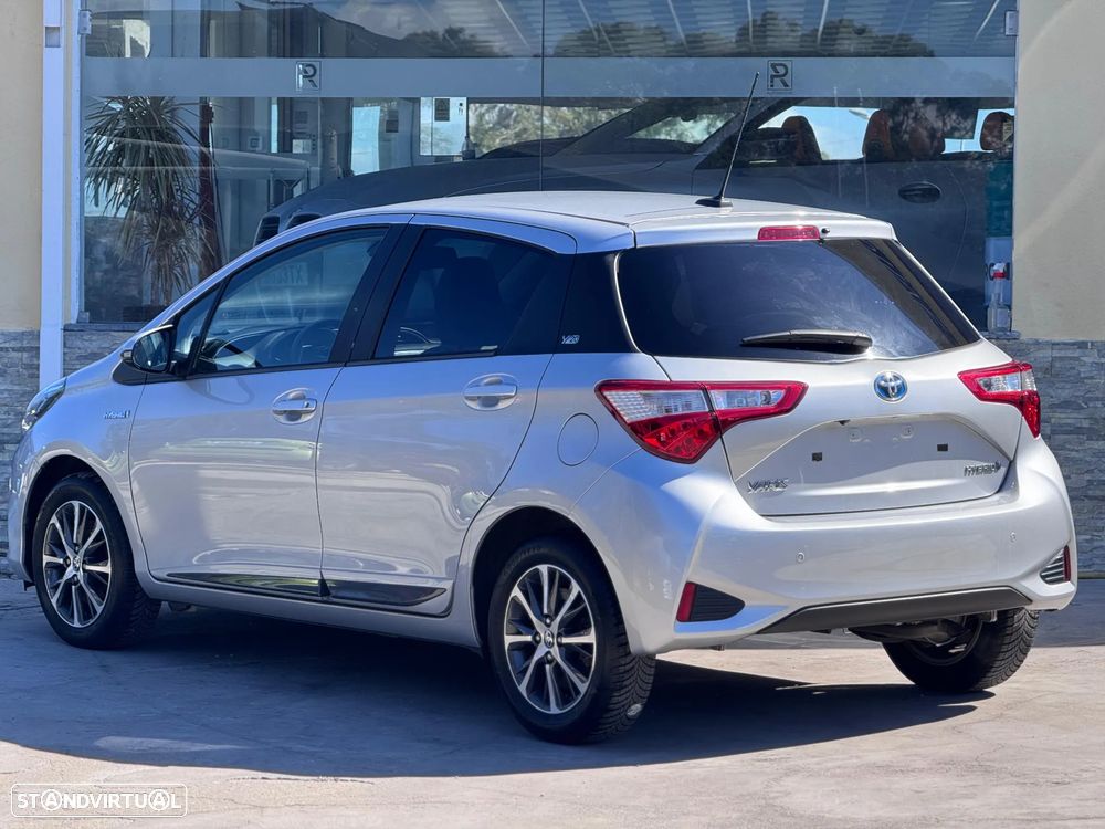 Toyota Yaris 1.5 HSD 20 Anos - 3