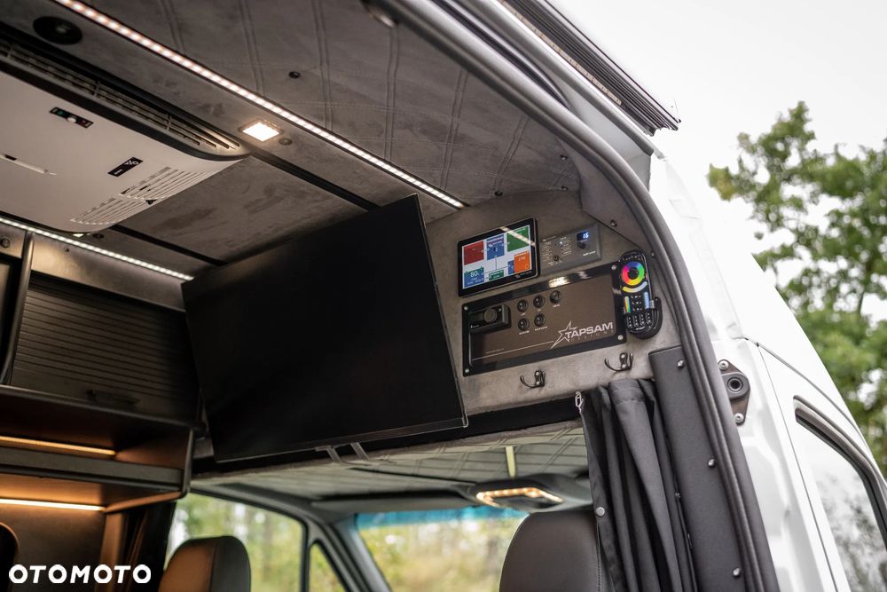 Mercedes-Benz Sprinter - 24