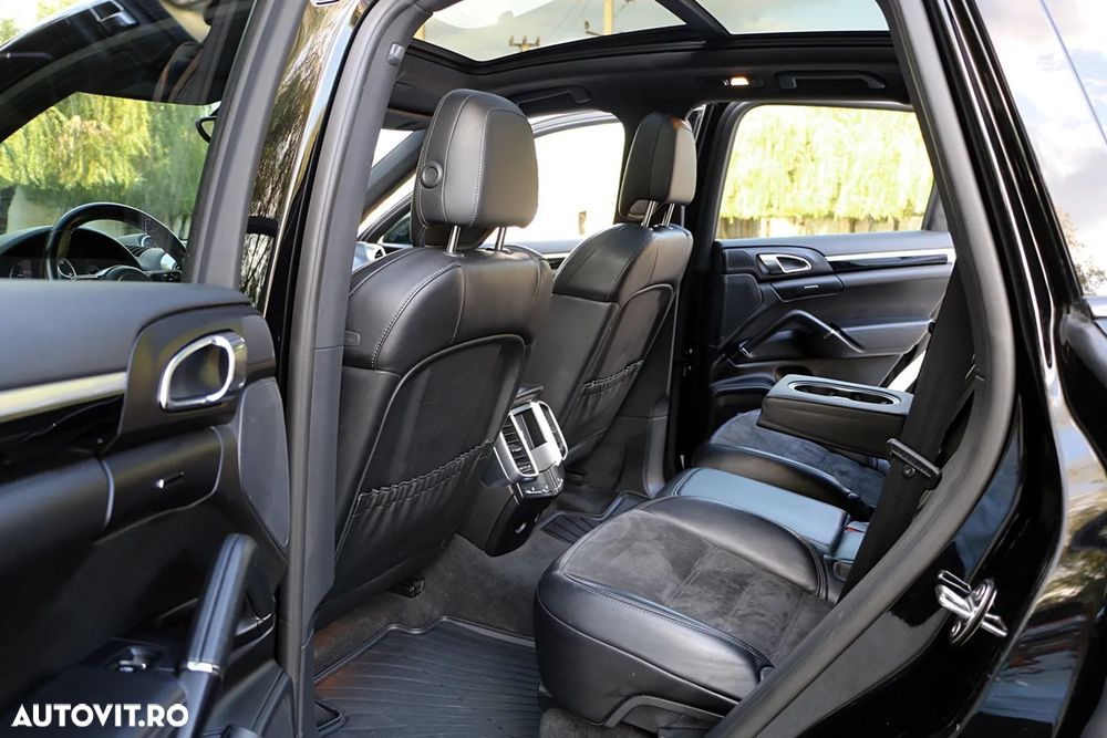 Porsche Cayenne 3.0 L - 19
