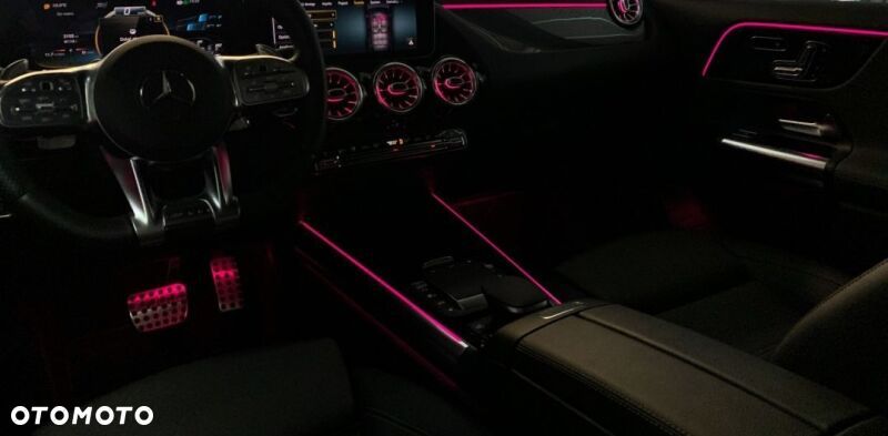 Mercedes-Benz GLA - 28