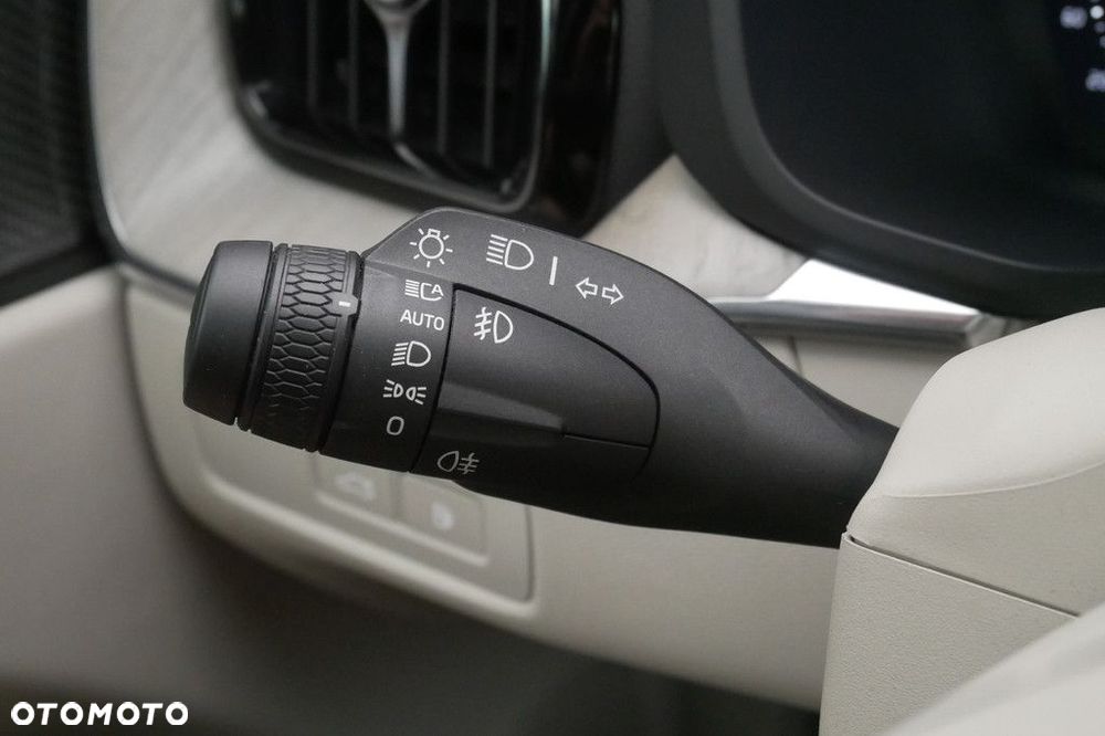 Volvo XC 60 - 30