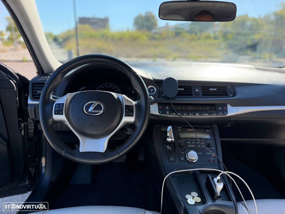 Lexus CT 200h - 12