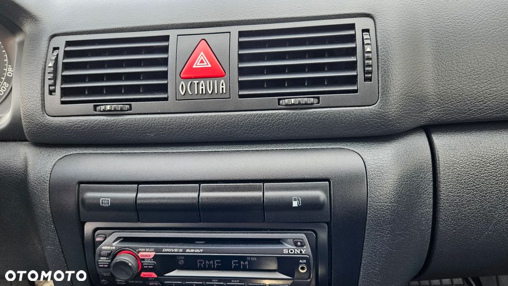 Skoda Octavia 1.4 Tour - 24