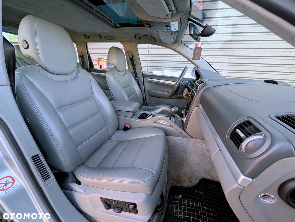 Porsche Cayenne - 7