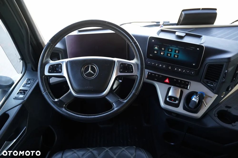 Mercedes-Benz ACTROS 1851 / RETARDER / GIGA SPACE /  KLIMA POSTOJOWA / BOGATE WYPOSAŻENIE /  / OPONY 100%  / ALUFELGI / EURO 6 - 27