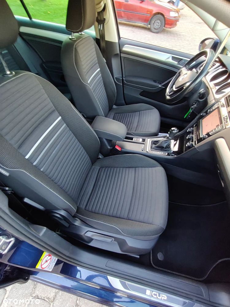 Volkswagen Golf - 11