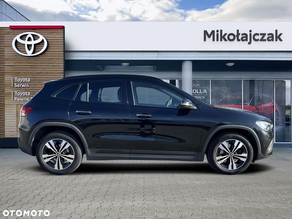 Mercedes-Benz GLA 200 Style - 11