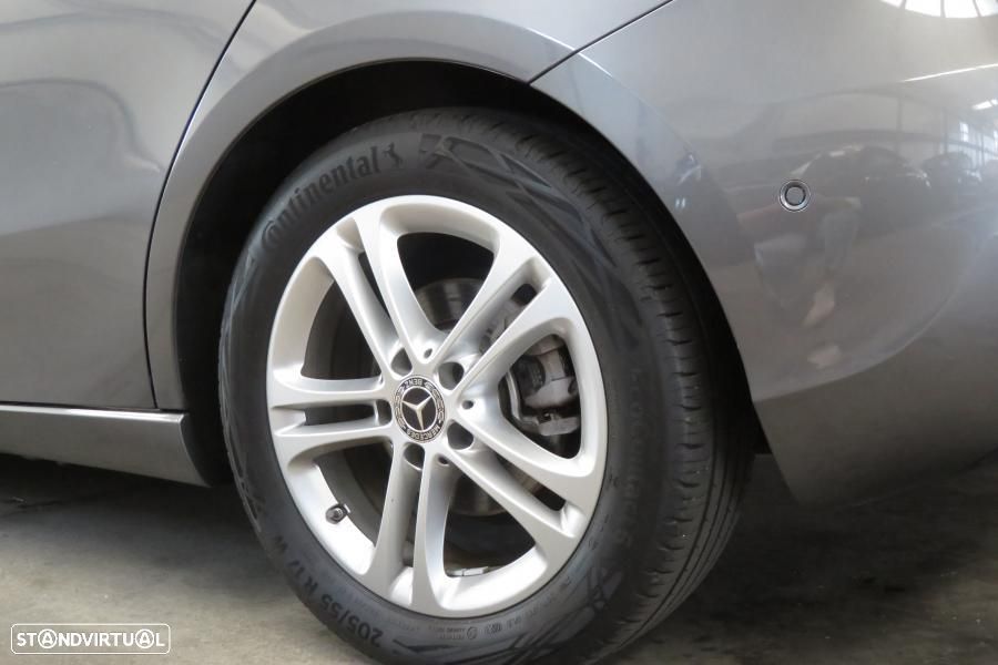 Mercedes-Benz A 200 Progressive Aut. - 32