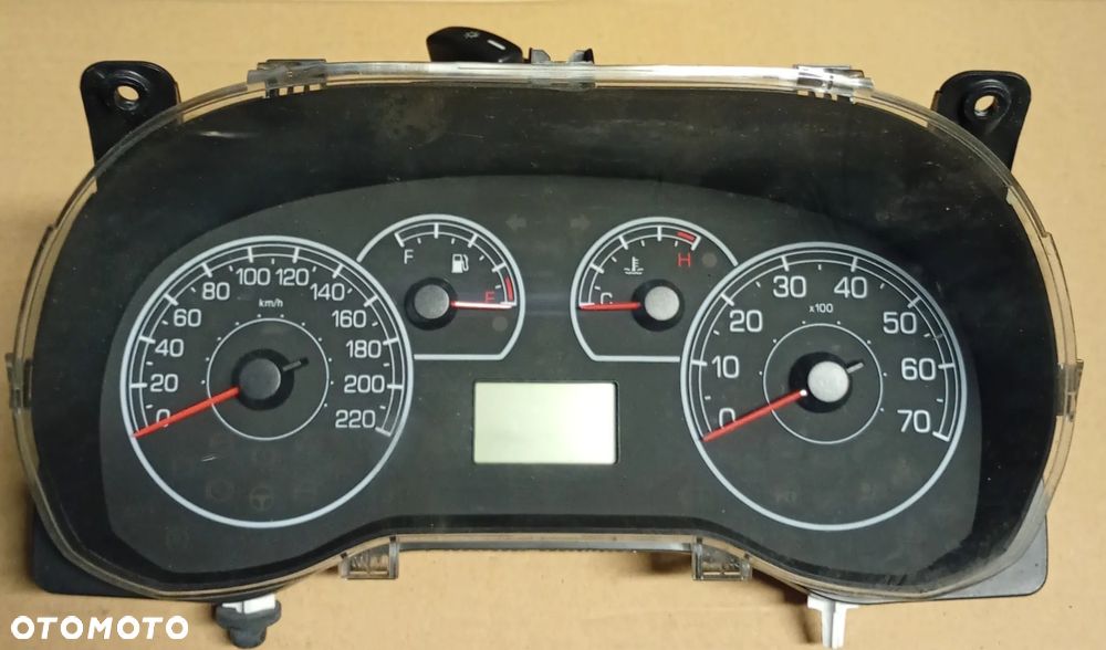 LICZNIK FIAT GRANDE PUNTO 1,3 JTD 51867545