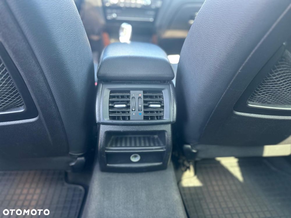 BMW X3 28i xDrive - 28