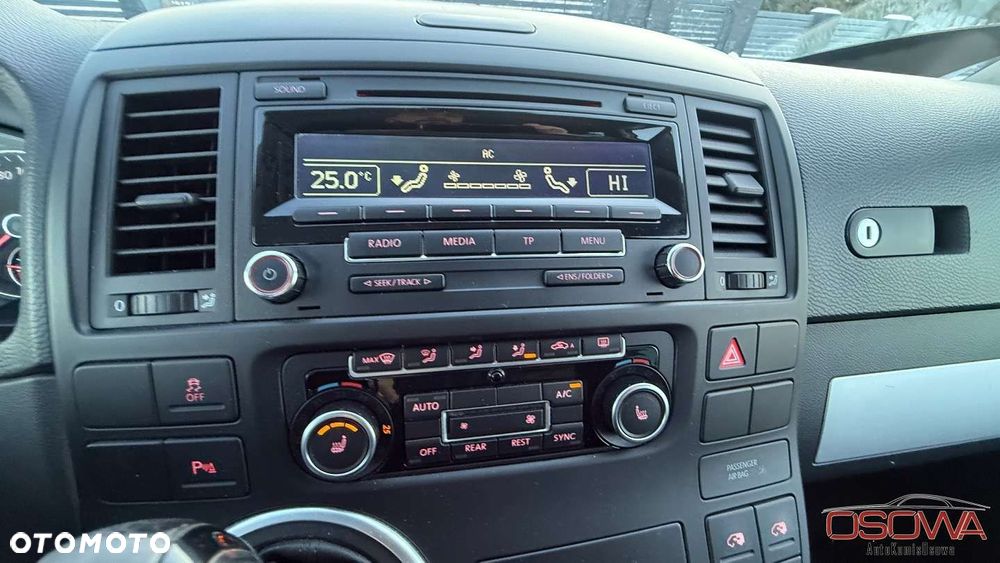 Volkswagen Multivan - 30