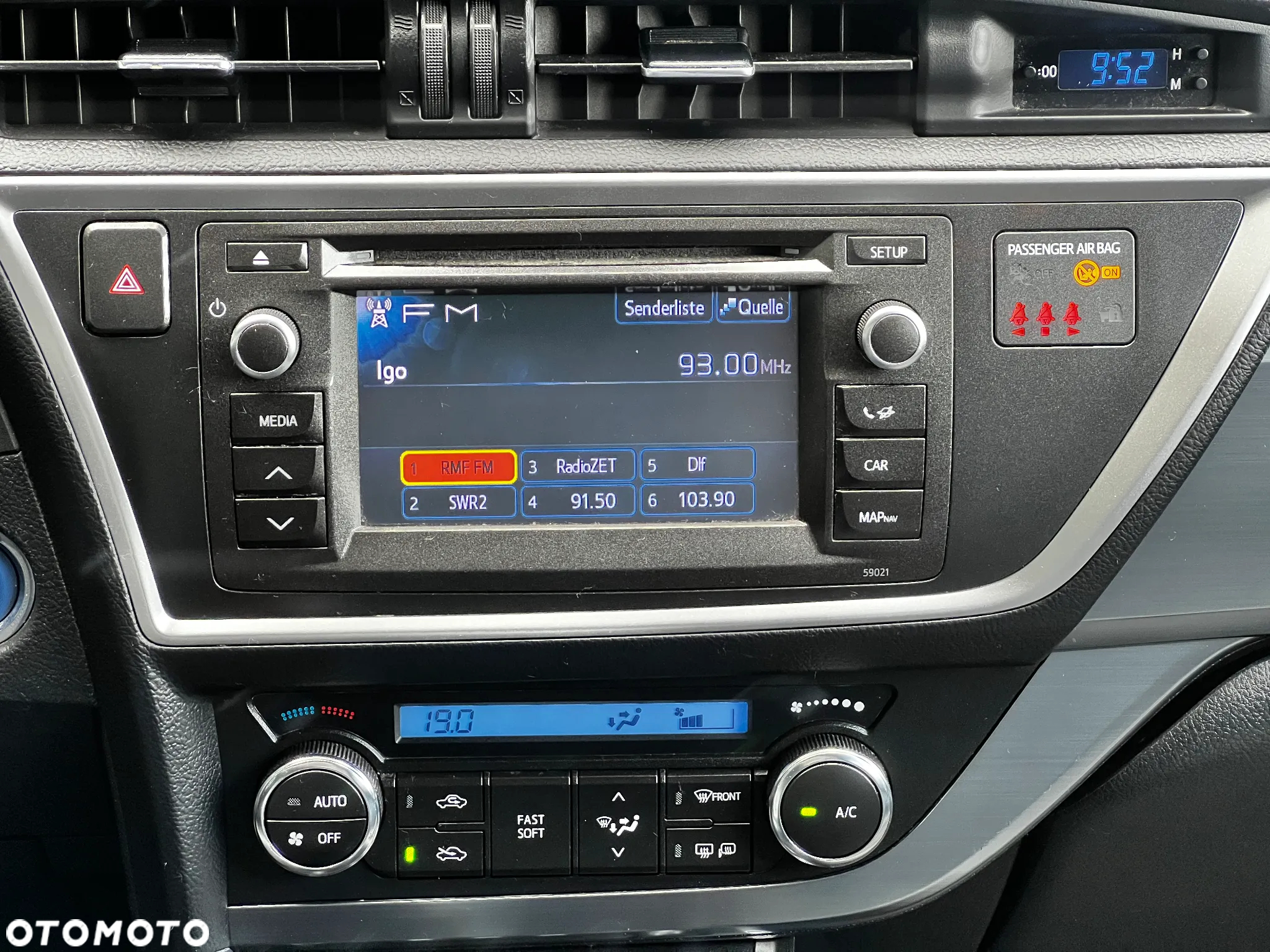 Toyota Auris 1.8 Hybrid Life - 16