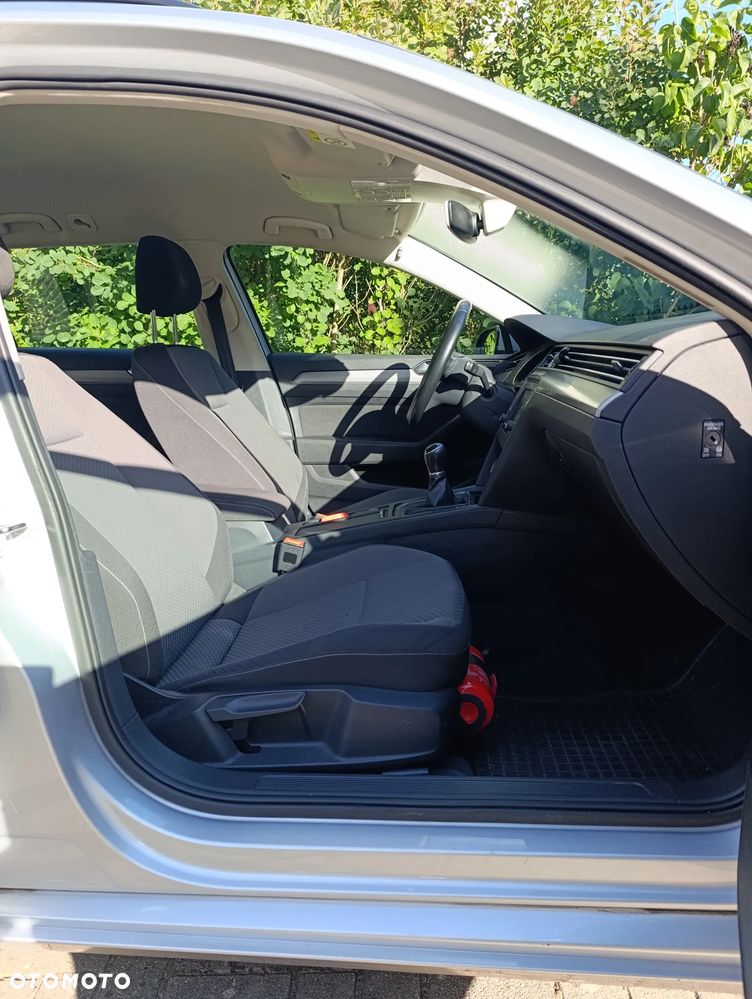 Volkswagen Passat 2.0 TDI BMT Trendline - 14
