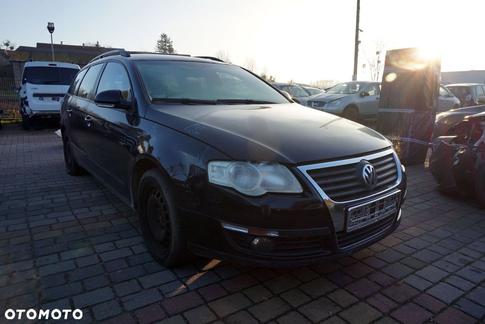 VOLKSWAGEN PASSAT B6 KOMBI 2006 LC9X 1.9 TDI BLS 105KM HVN CZARNY na części - 7