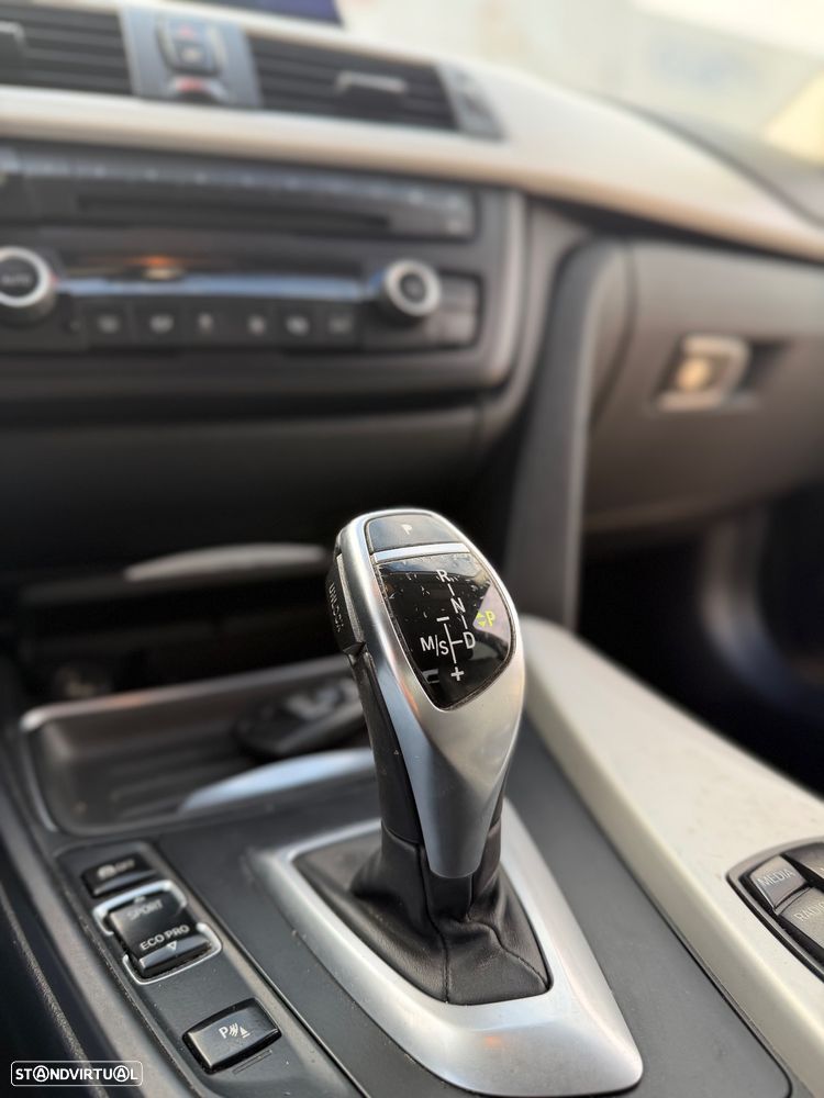 BMW 320 d Auto - 15