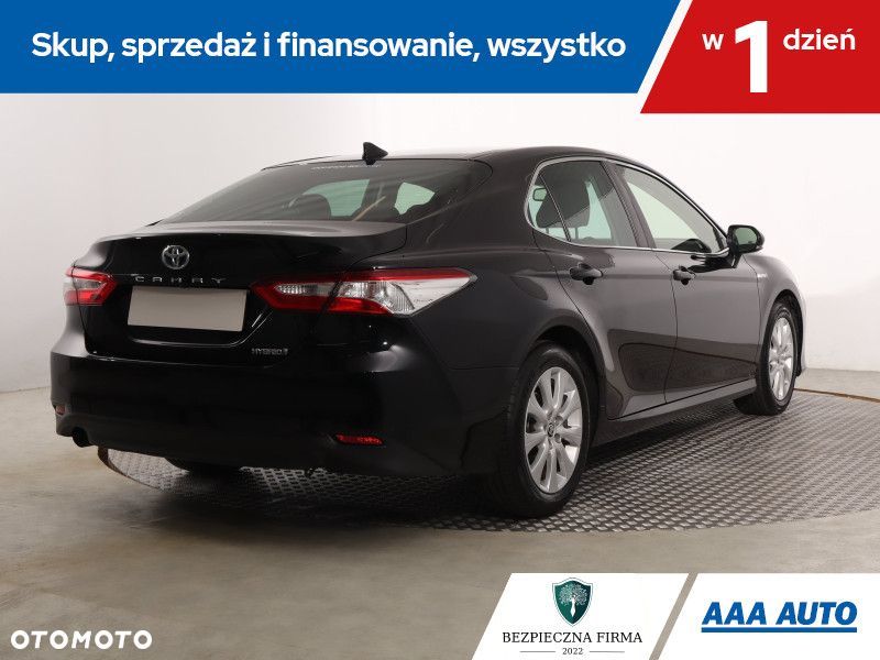 Toyota Camry - 7