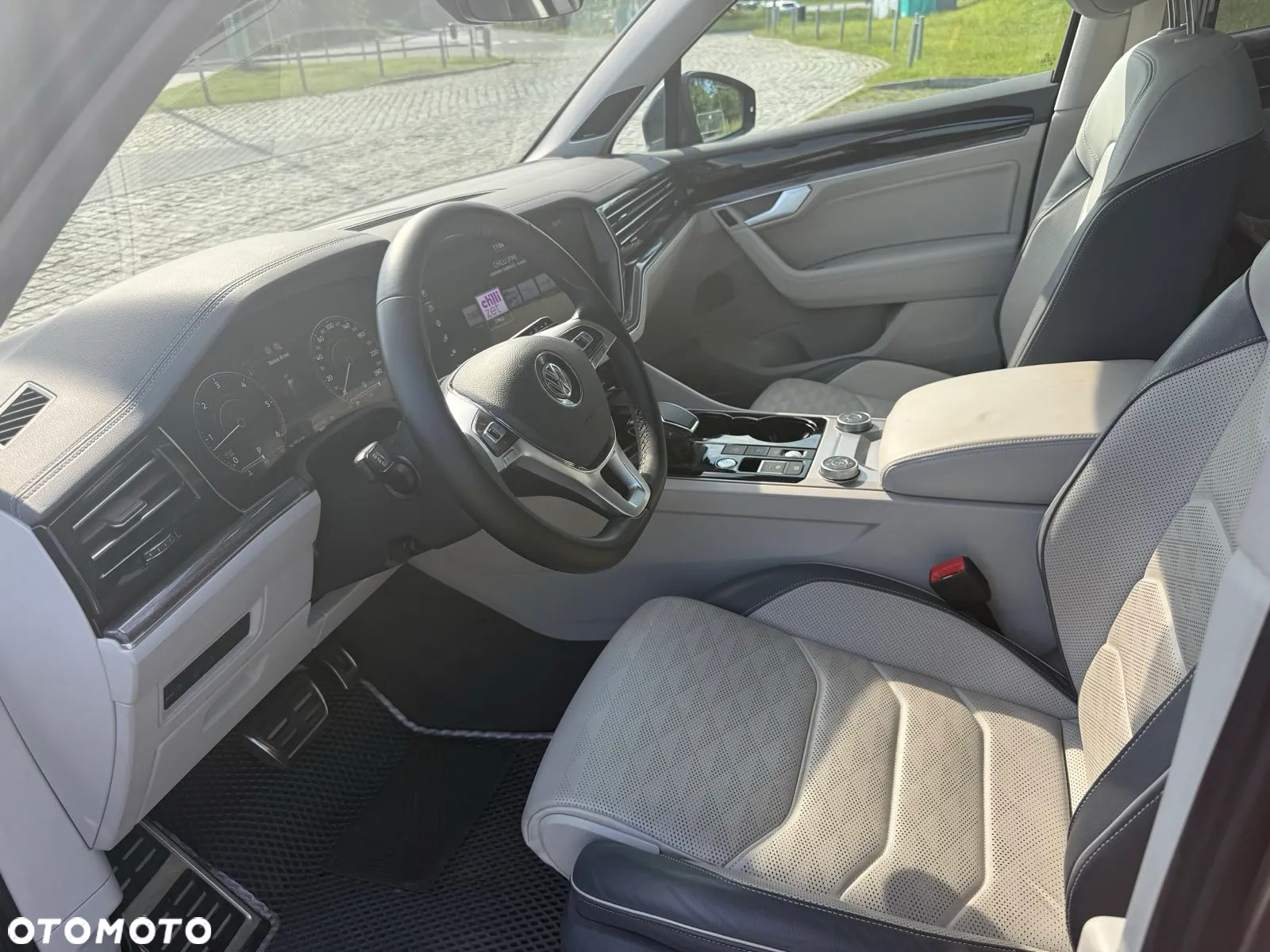 Volkswagen Touareg - 11