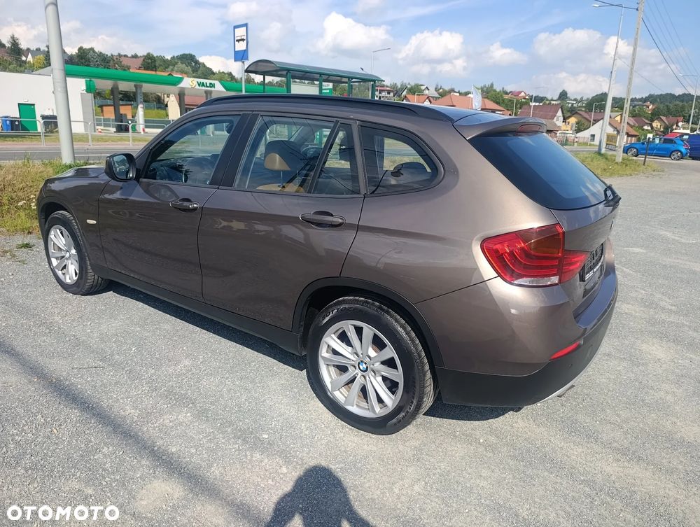 BMW X1 sDrive18d xLine - 11