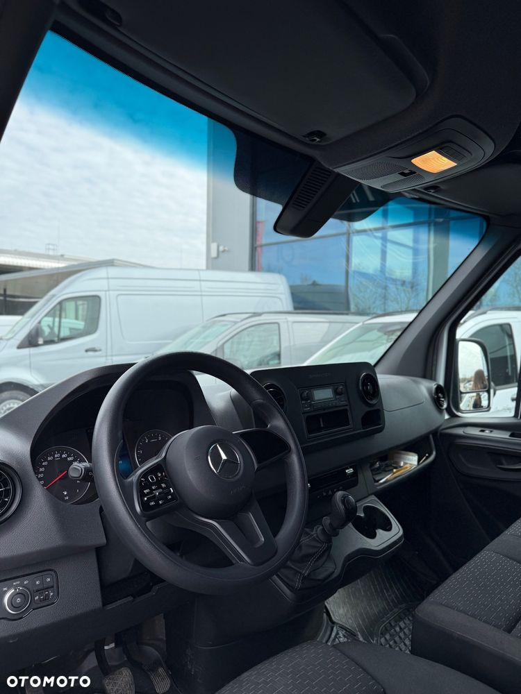 Mercedes-Benz Sprinter - 7