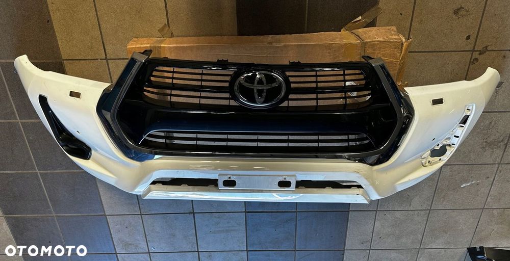 Zderzak przód Toyota Hilux 8 VIII LIFT IX 9 20- - 5