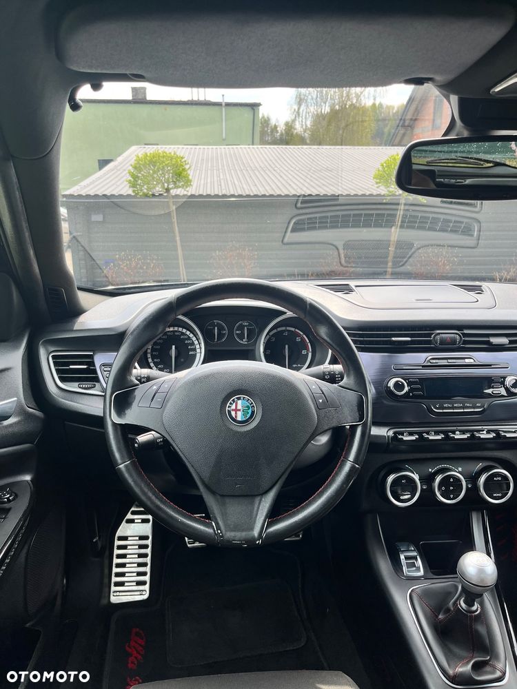 Alfa Romeo Giulietta 2.0 JTDM Distinctive - 8