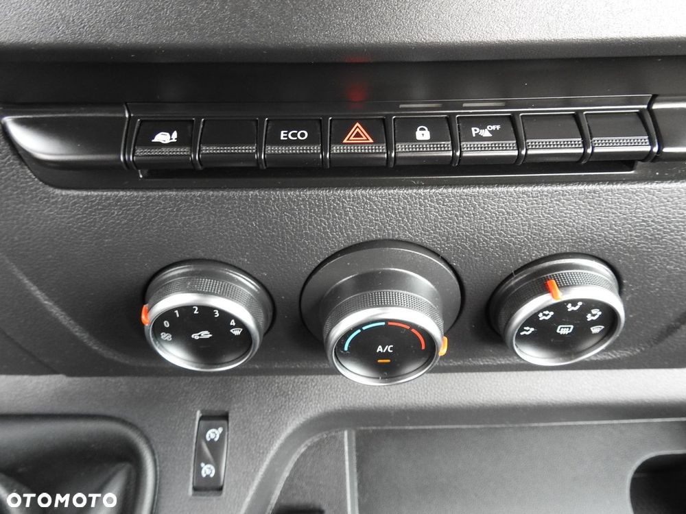 Renault MASTER FURGON BRYGADÓWKA  7 MIEJSC TEMPOMAT KLIMATYZACJA LEDY  135KM - 35