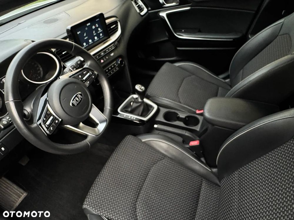 Kia Ceed Cee'd 1.4 L - 8