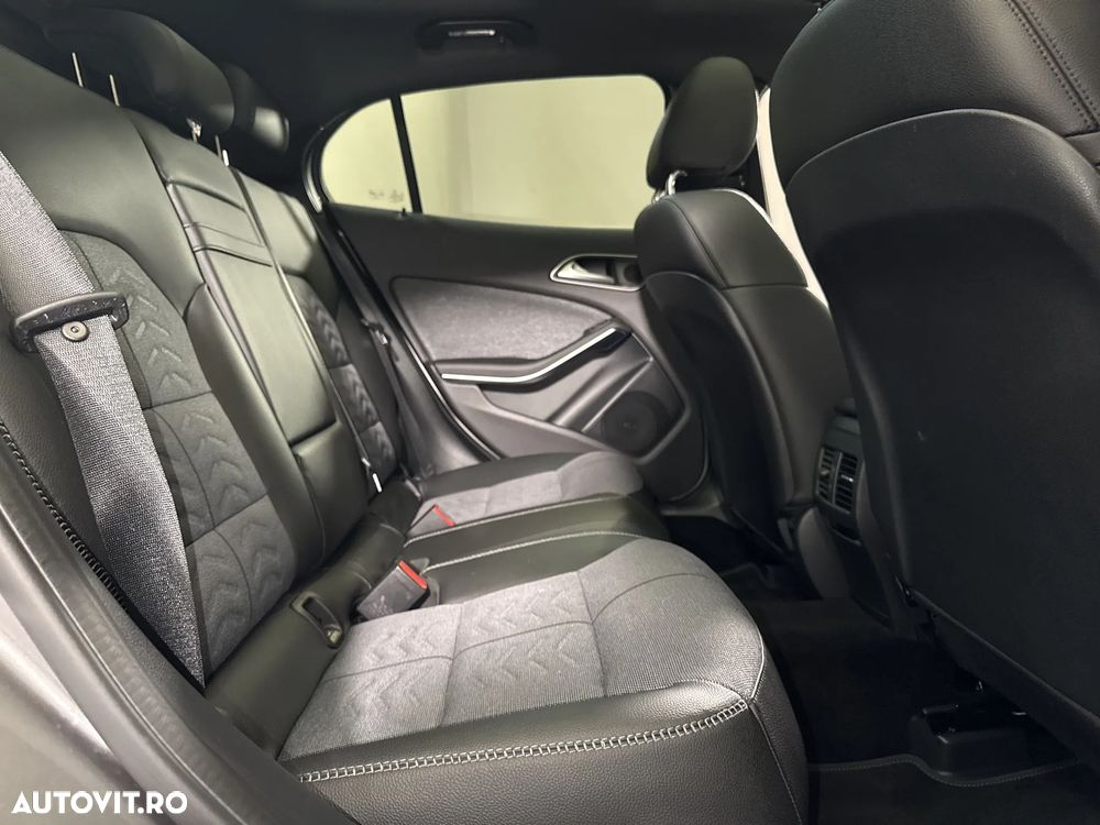 Mercedes-Benz GLA 200 d 4MATIC Aut. - 13