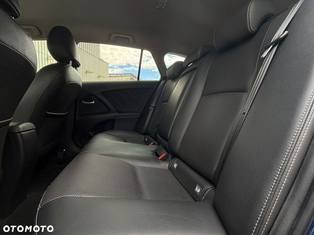 Toyota Avensis 2.0 Premium MS - 27