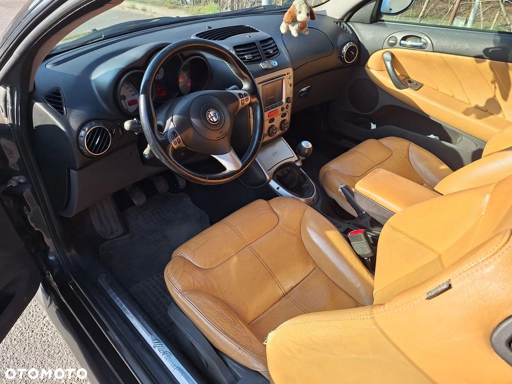 Alfa Romeo GT 1.9JTD 16V Distinctive - 13