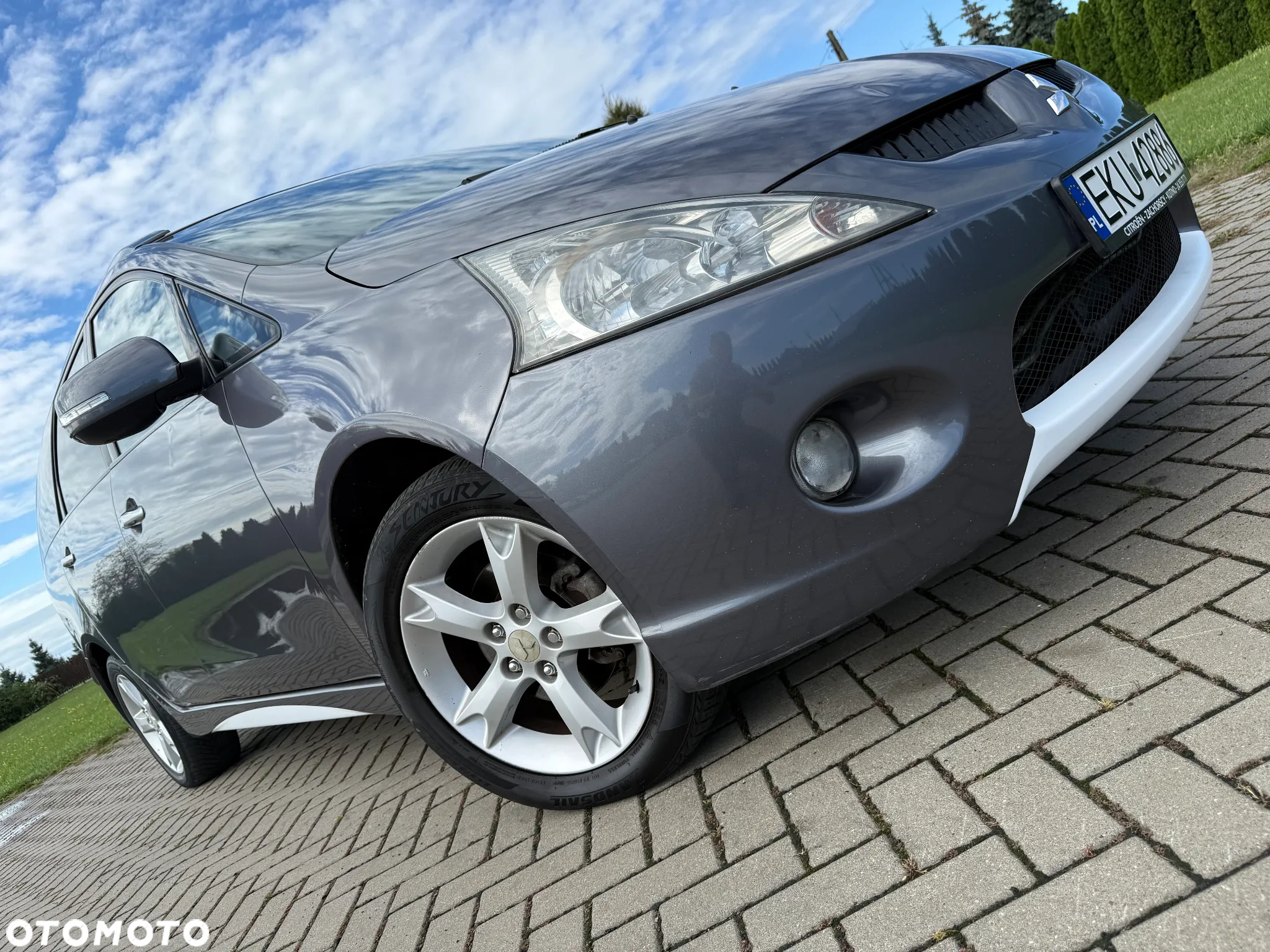 Mitsubishi Grandis - 24