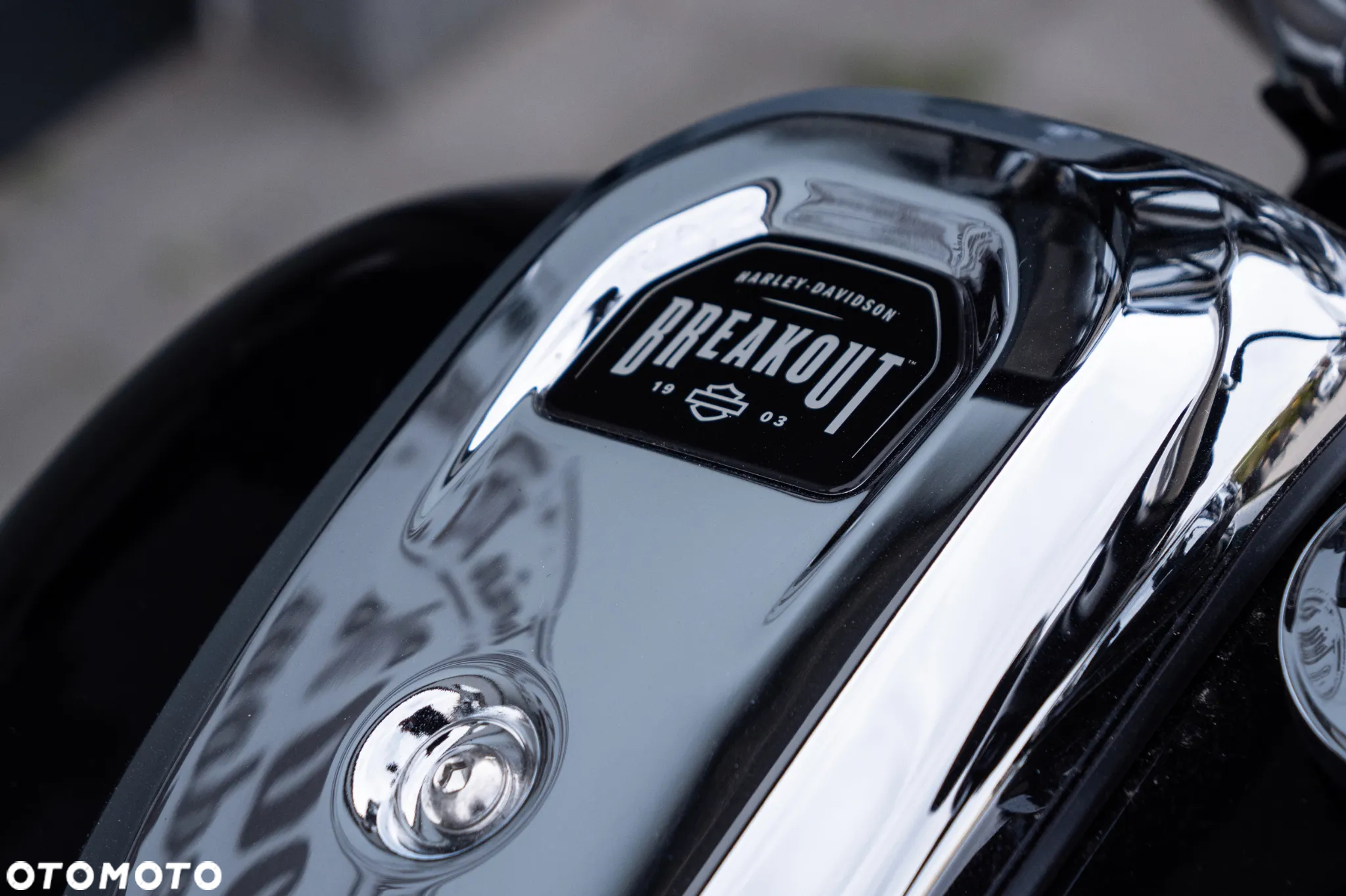 Harley-Davidson Softail Breakout - 18