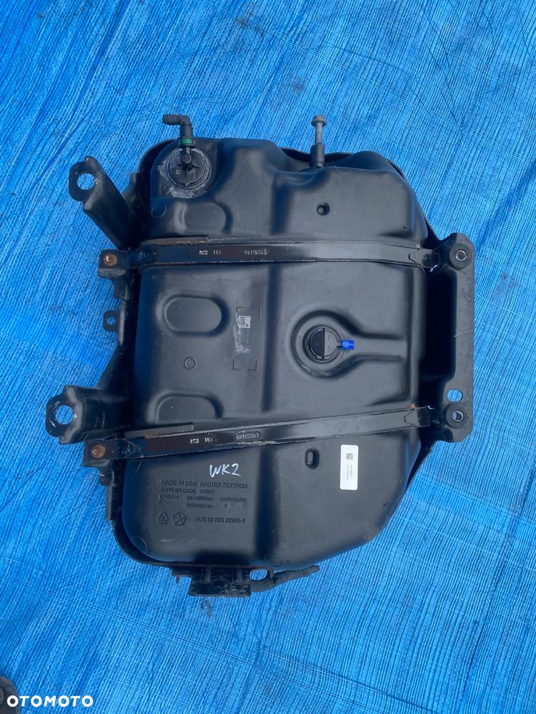 ZBIORNIK PŁYNU POMPA POMPKA STEROWNIK MODUŁ ADBLUE JEEP GRAND CHEROKEE WK2 3.0 CRD 68145550  68232821 - 2