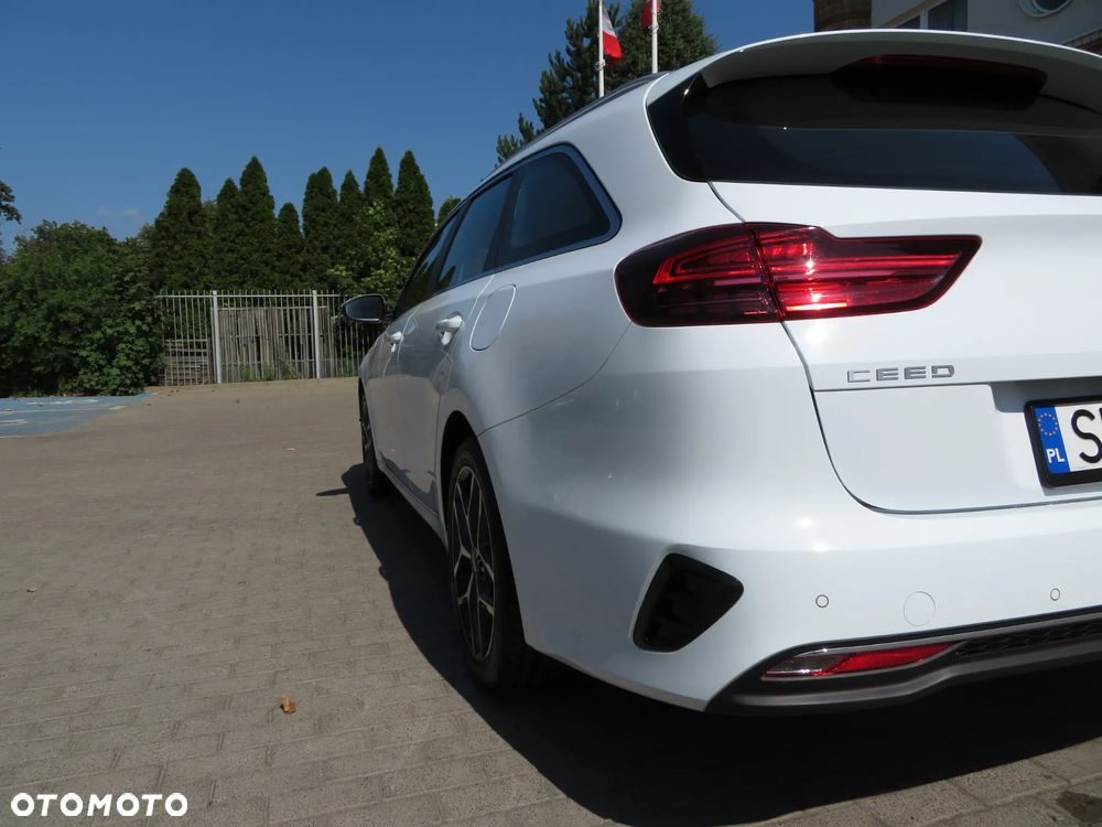 Kia Ceed 1.6 CRDi (48V Mild-Hybrid) DCT7 Spirit - 9
