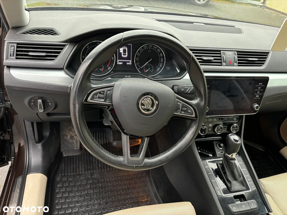 Skoda Superb 2.0 TDI L&K DSG7 - 25