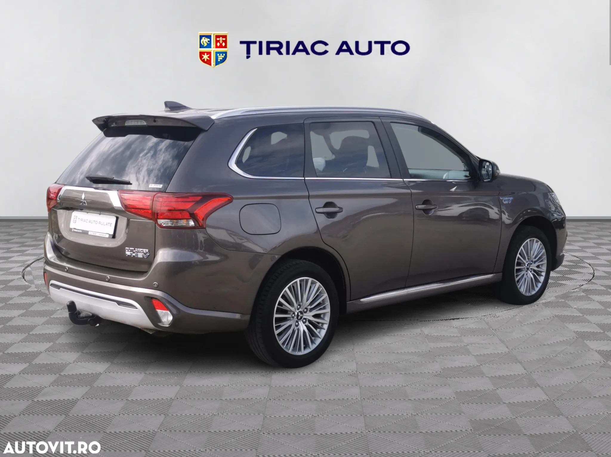 Mitsubishi Outlander PHEV 2.4 L 4X4 Invite - 6