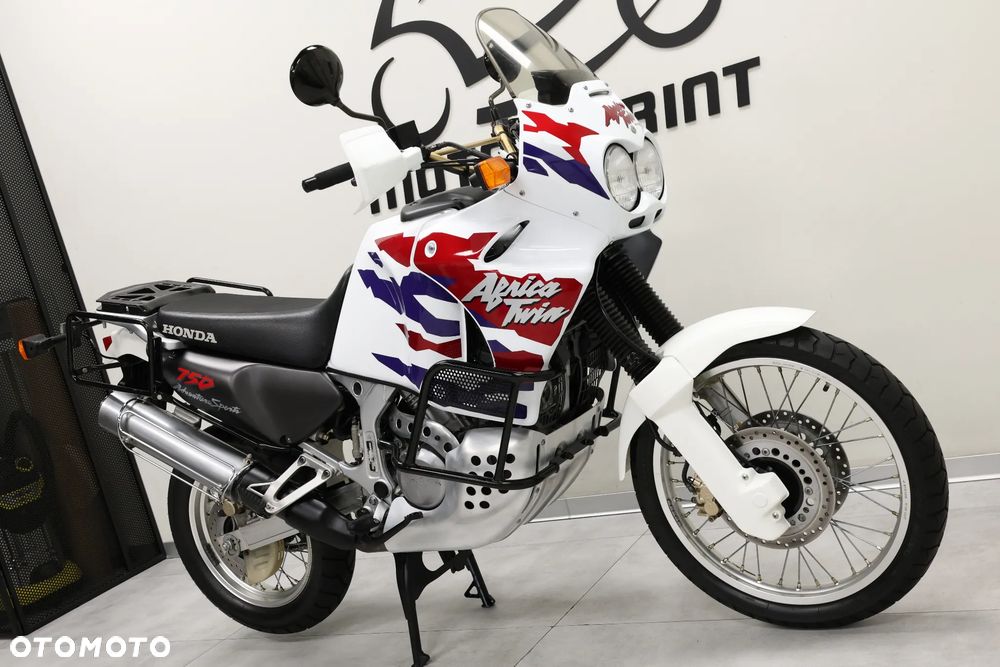 Honda XRV - 8