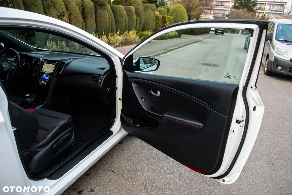 Hyundai i30 1.6 T GDI Turbo - 33