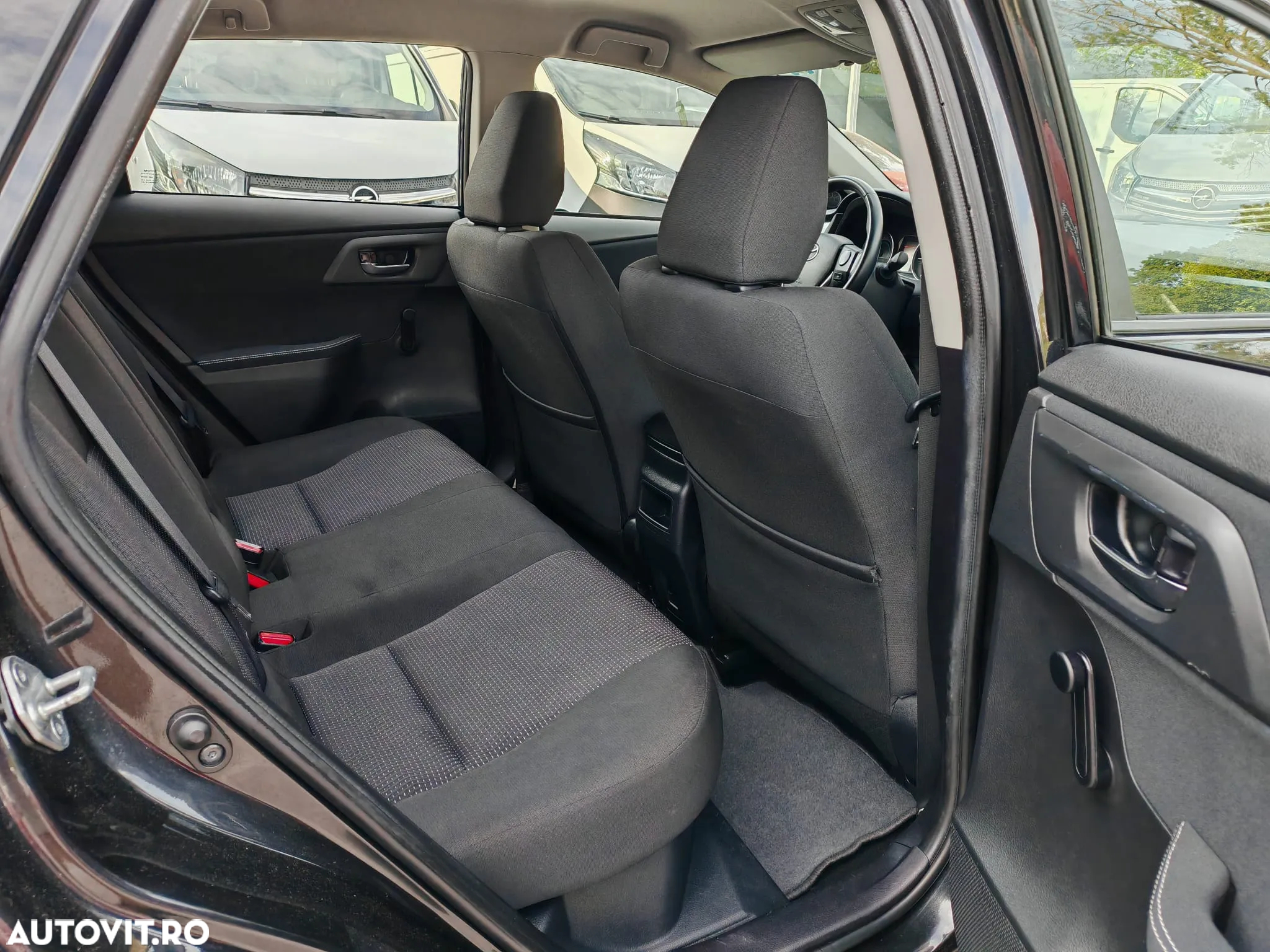 Toyota Auris 1.8 L VVT-i Hybrid Luna - 7