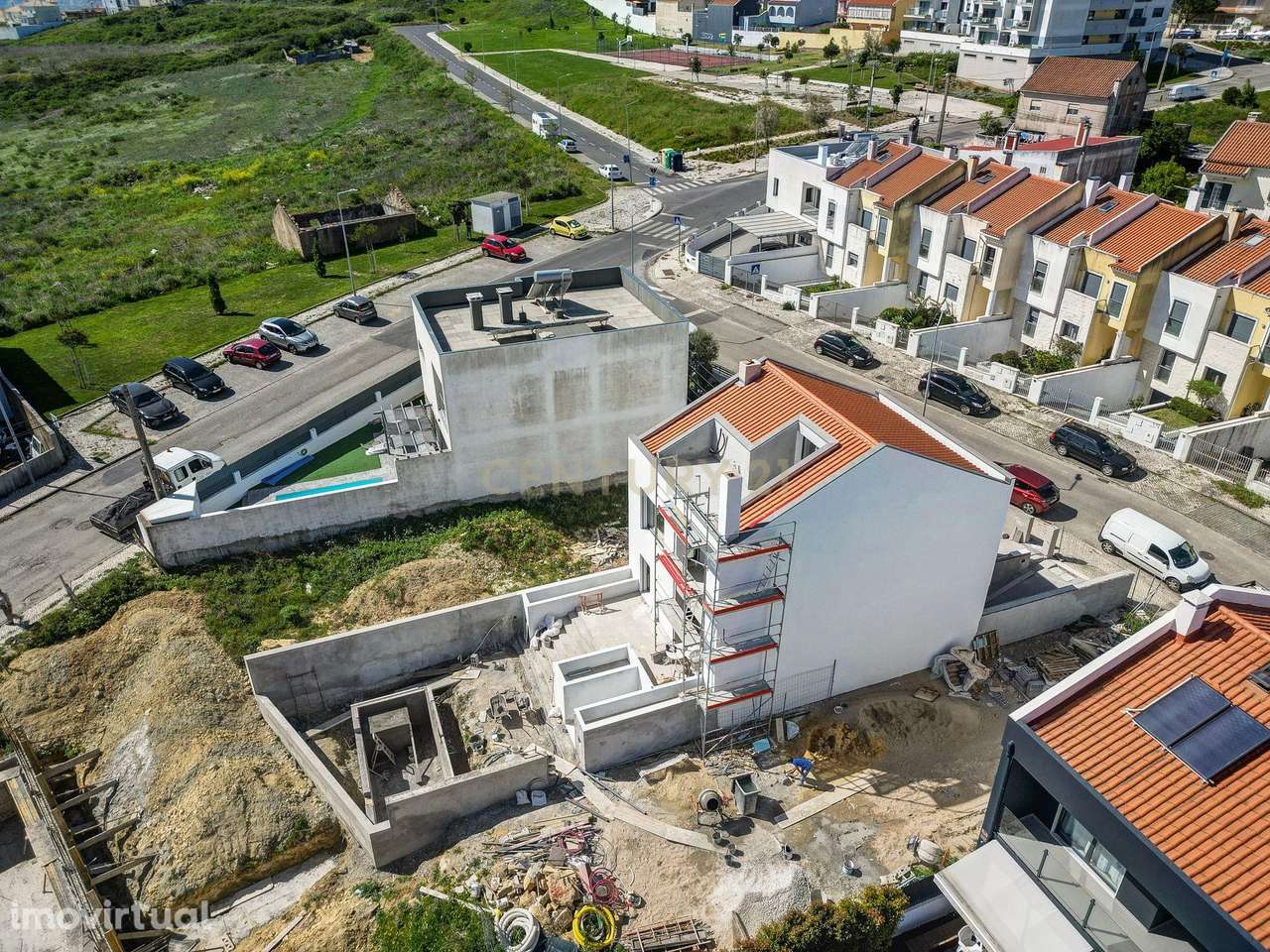 Moradia T4 com piscina em Caneças - Grande imagem: 3/60