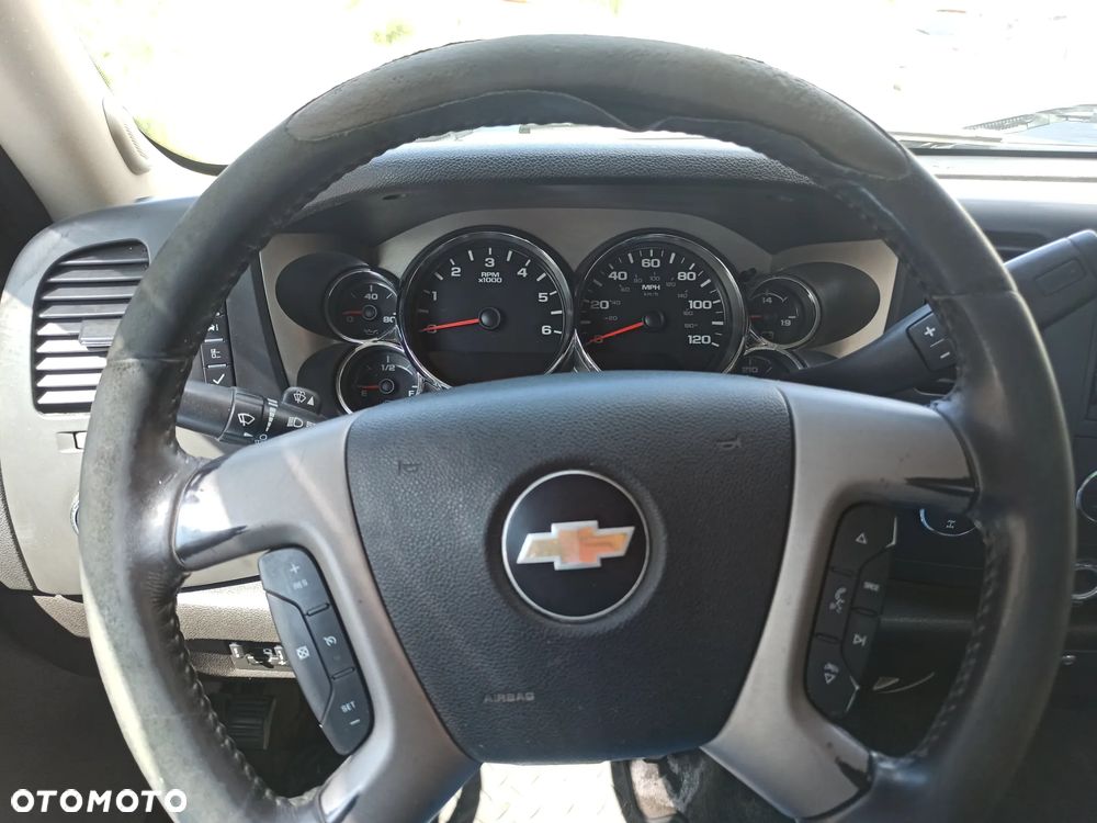 Chevrolet Silverado - 8
