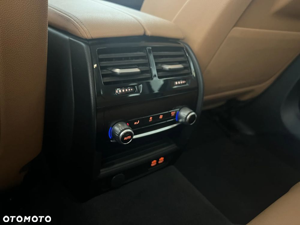 BMW Seria 5 520d mHEV - 14