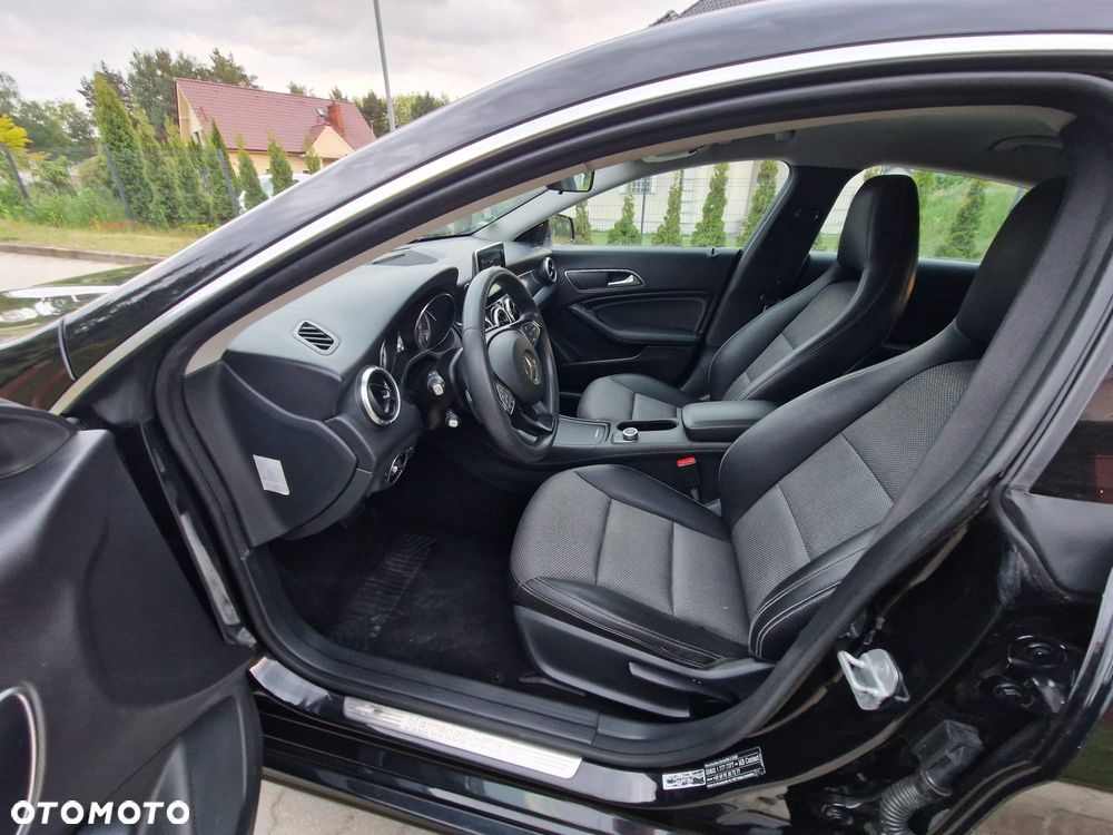 Mercedes-Benz CLA 200 CDI 7G-DCT Urban - 6