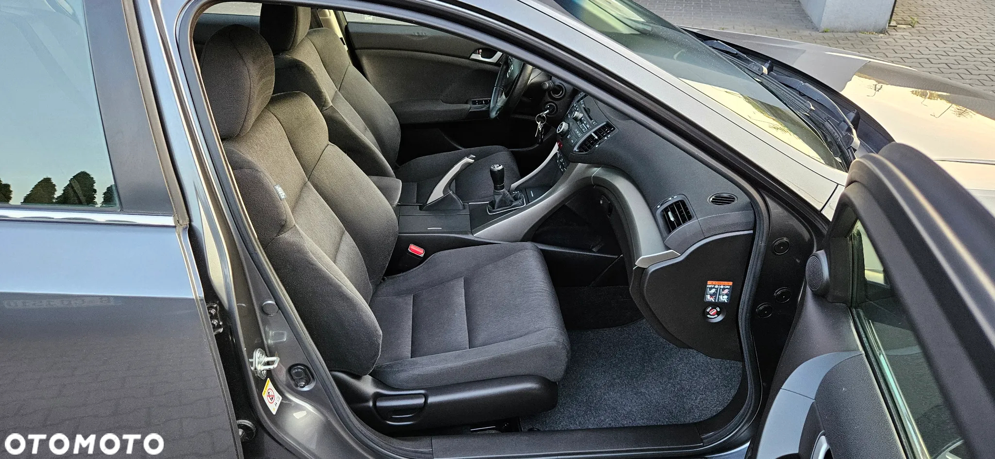 Honda Accord 2.0 Elegance 50 Jahre Edition - 17