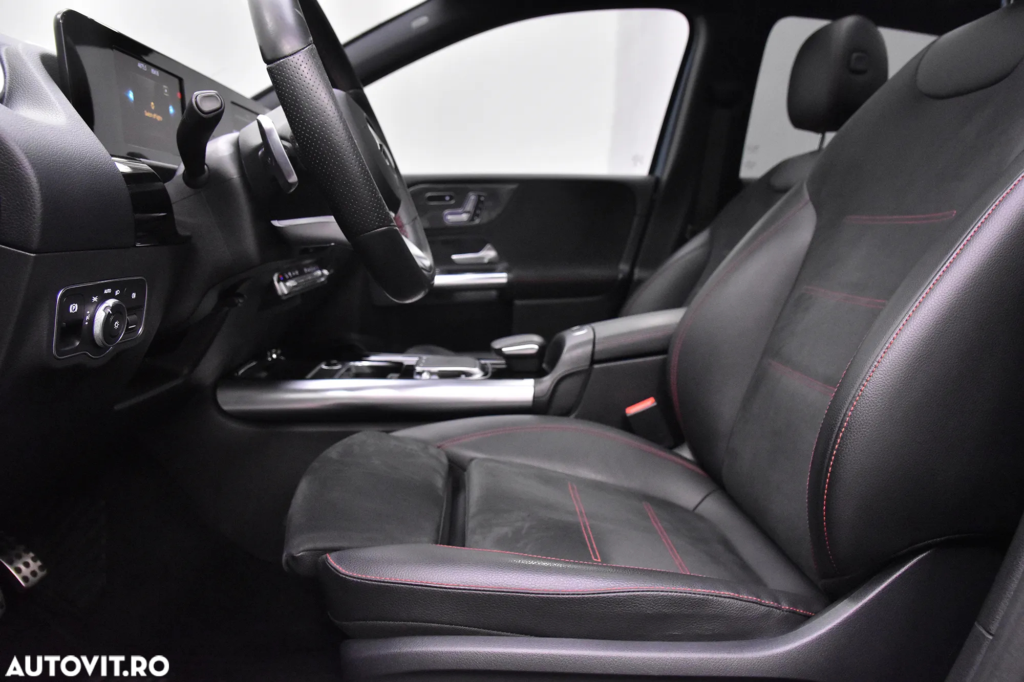 Mercedes-Benz B 220 4Matic 7G-DCT AMG Line - 25