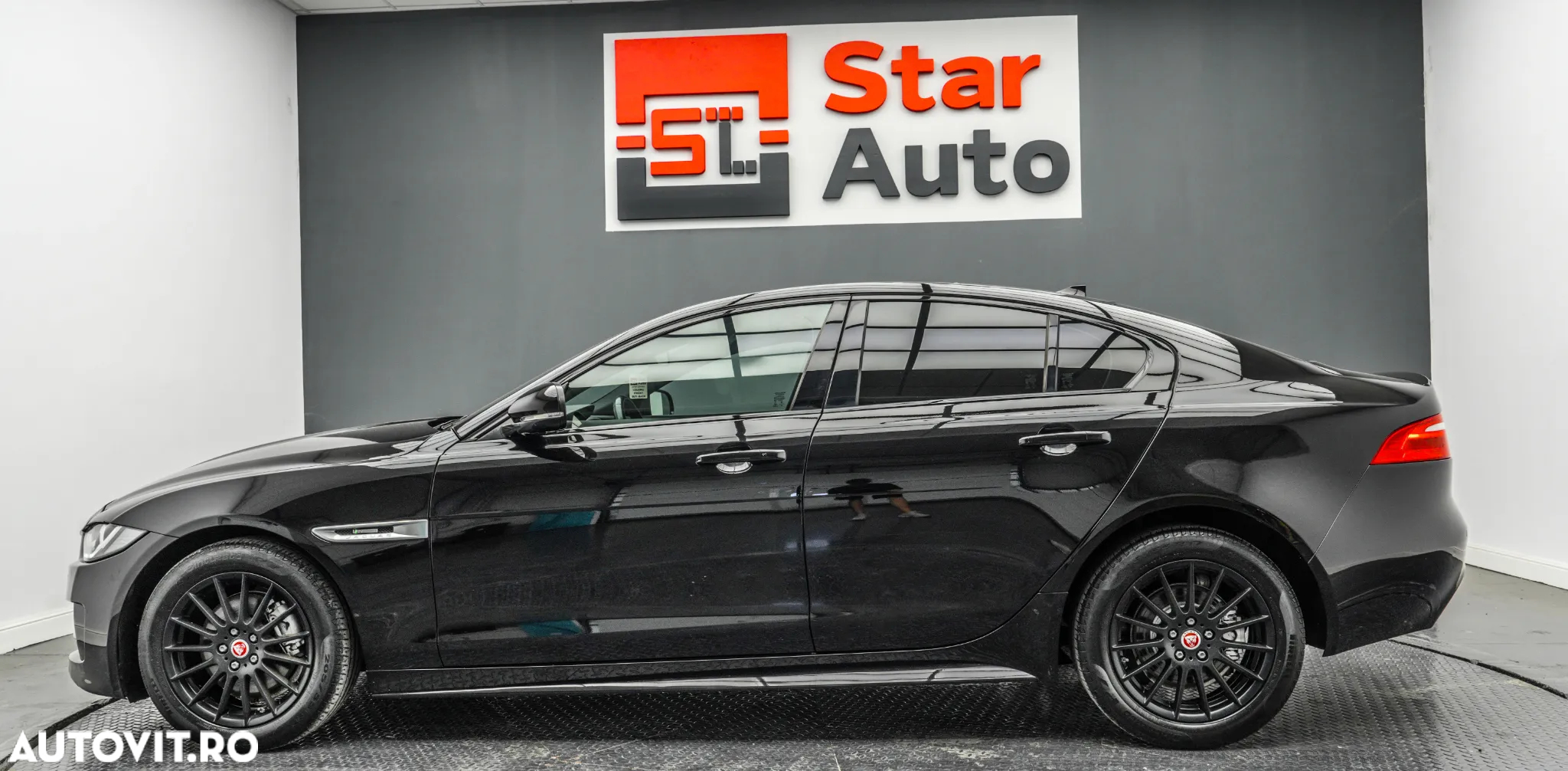 Jaguar XE 2.0 R-Sport - 10