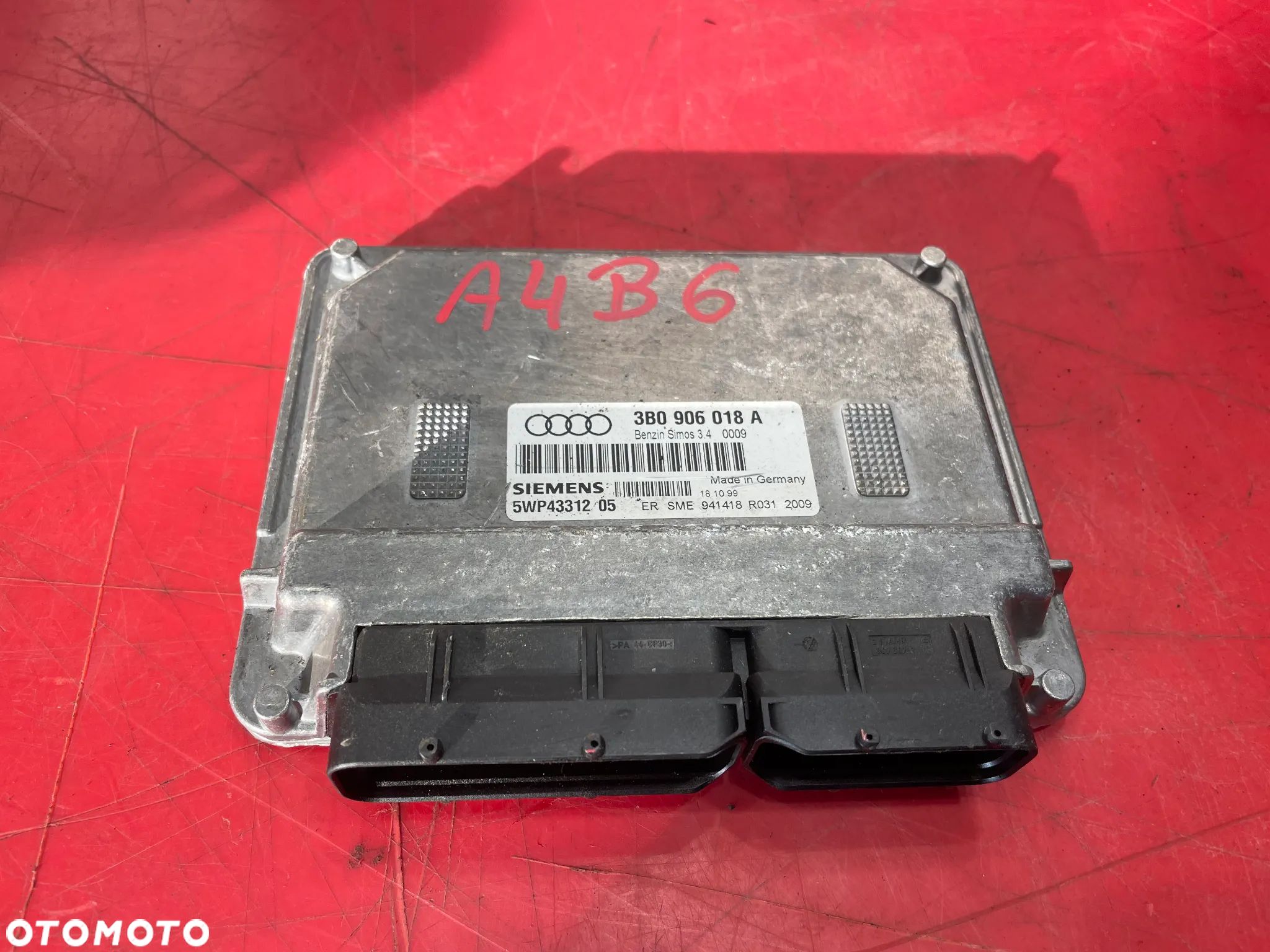 KOMPUTER SILNIKA AUDI A4 B6 3B0906018A - 1