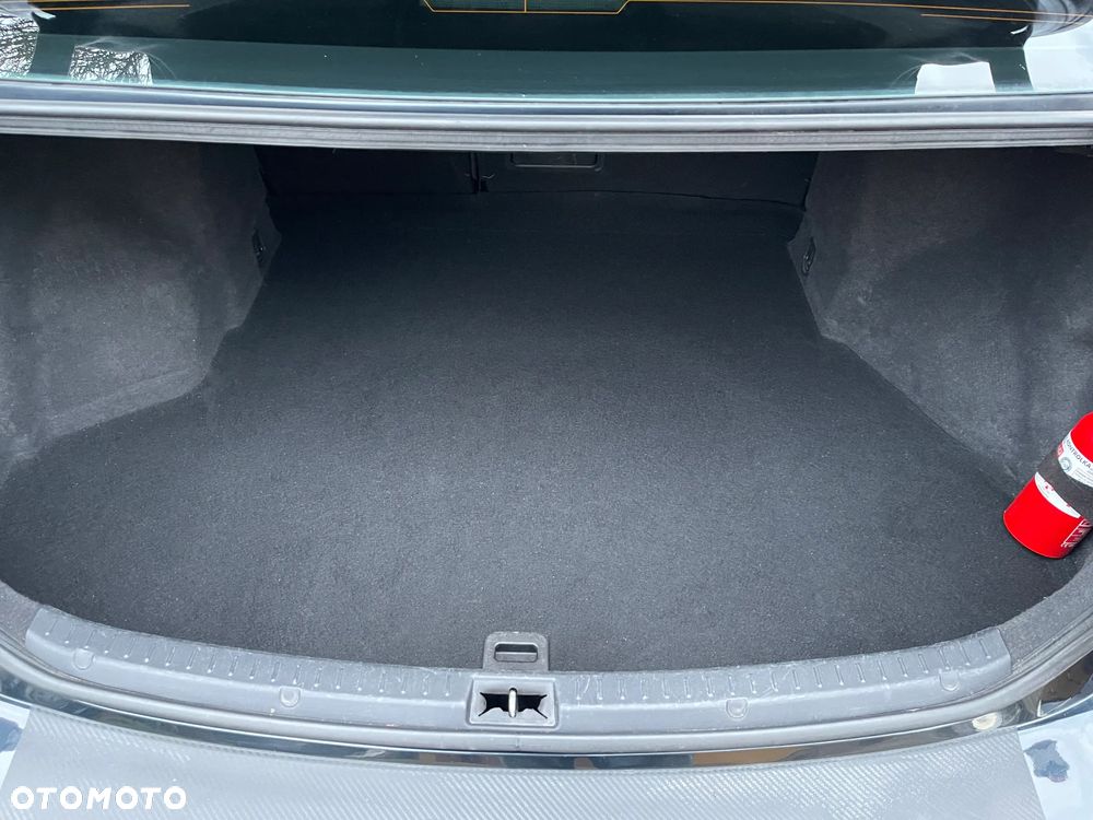 Toyota Avensis 1.8 Premium - 17